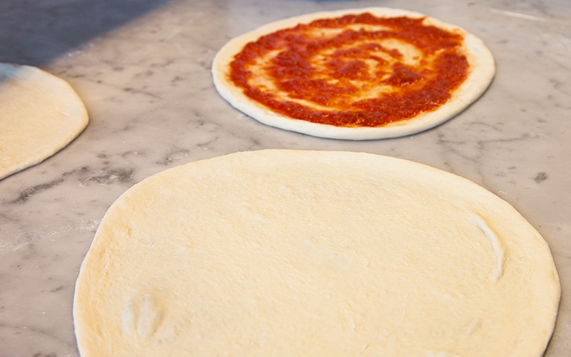 Pizza-Planet è un’associazione no-profit, nata a La Spezia nel 2001 dall’iniziativa di un gruppo di professionisti, con lo scopo di valorizzare, conservare e migliorare il prodotto più tipico del made in Italy: “la pizza”.