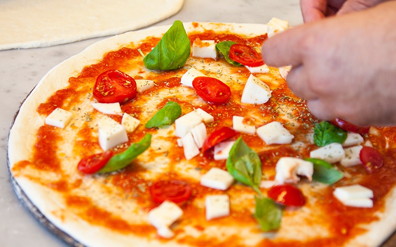 Pizza-Planet è un’associazione no-profit, nata a La Spezia nel 2001 dall’iniziativa di un gruppo di professionisti, con lo scopo di valorizzare, conservare e migliorare il prodotto più tipico del made in Italy: “la pizza”.