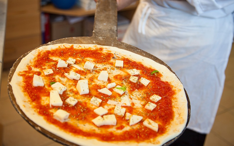 Pizza-Planet è un’associazione no-profit, nata a La Spezia nel 2001 dall’iniziativa di un gruppo di professionisti, con lo scopo di valorizzare, conservare e migliorare il prodotto più tipico del made in Italy: “la pizza”.
